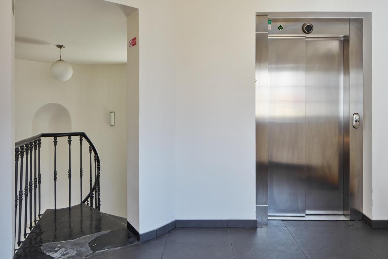 Days - 3bdr Bright Loft - Ac - Location In New Town * Praha