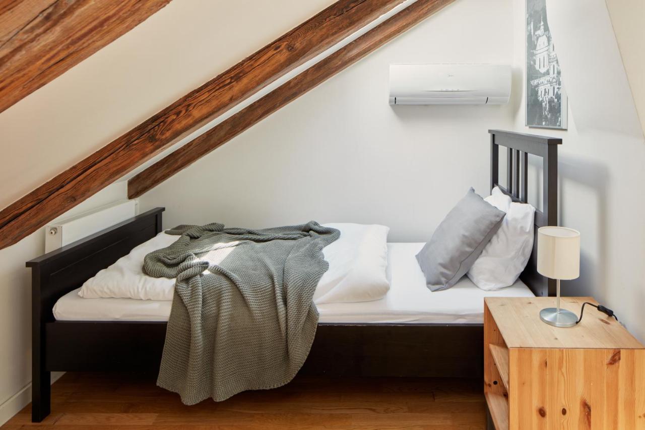 Days - 3bdr Bright Loft - Ac - Location In New Town Apartmán *